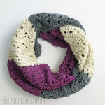 crochet infinity scarf with stripes